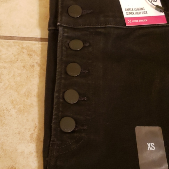 Express - Picture 2 of 4